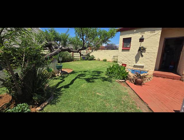 3 BEDROOM FREEHOLD FOR SALE IN EDELWEISS